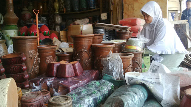 Yuk! Berburu Keramik Plered 