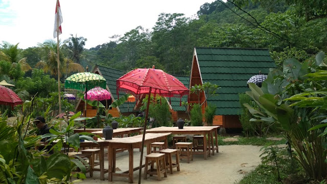 Menginap di Hotel Gantung Puncak Gunung Parang 