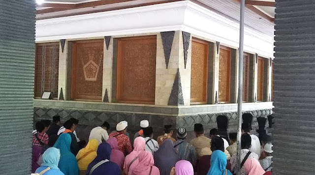 Wisata Ziarah ke Makam Kanjeng Sunan Kalijaga